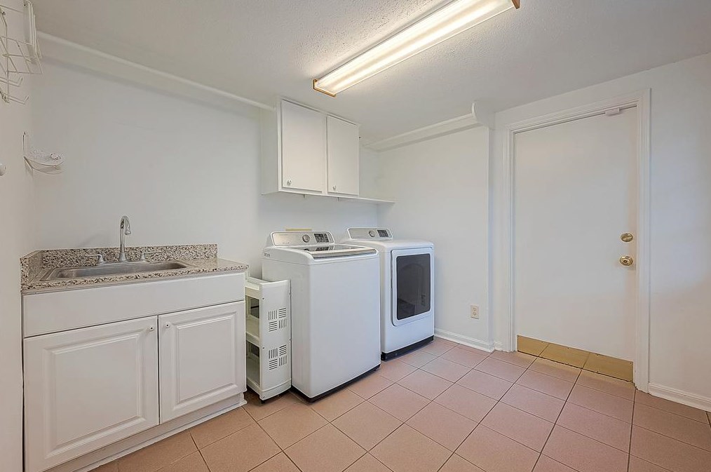 20518 Manette Dr, Katy TX  77450-2014 exterior