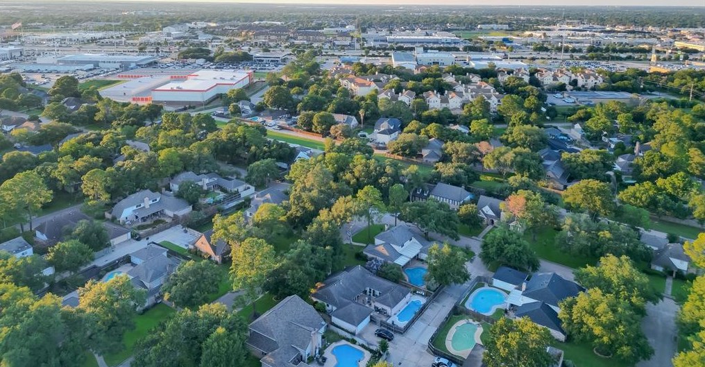 20518 Manette Dr, Katy TX  77450-2014 exterior