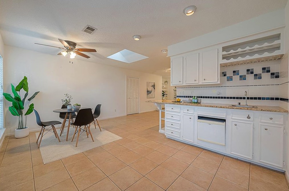 20518 Manette Dr, Katy TX  77450-2014 exterior