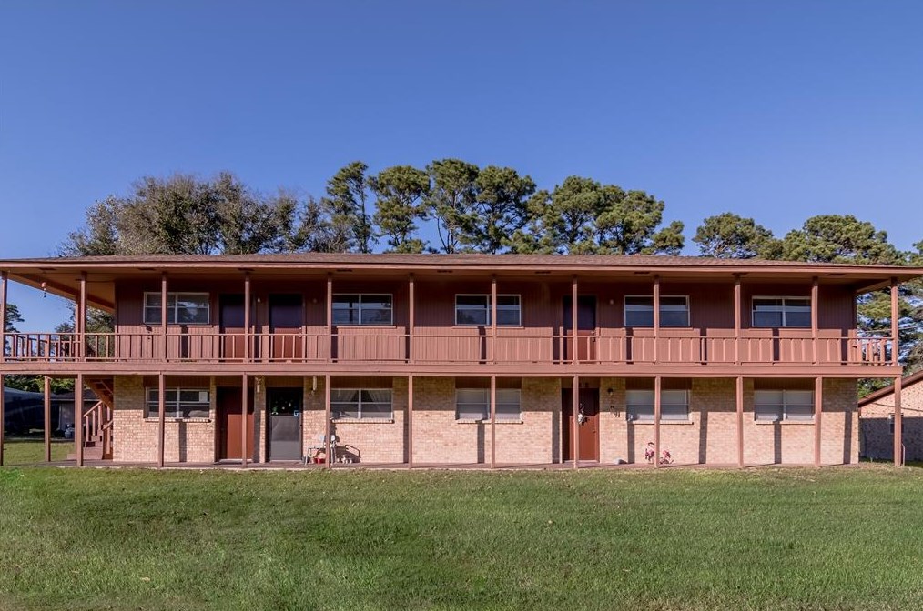 120 Mcadams Ln #f, Huntsville, TX 77320
