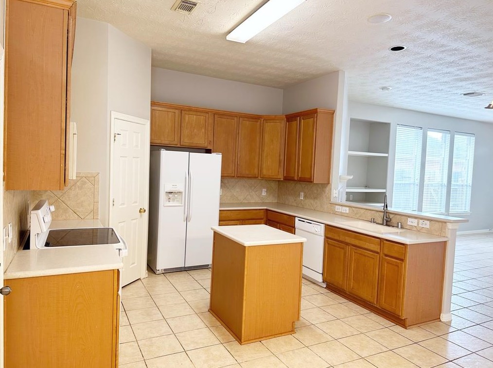 23814 Goodfellow Dr, Spring TX  77373-8563 exterior