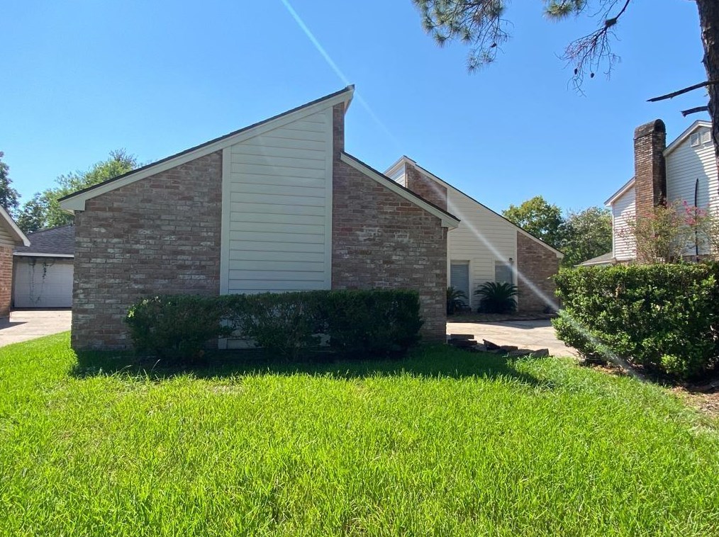 11503 Briar Forest Dr, Houston TX  77077-5109 exterior