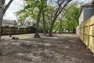1917 Davis St, Houston, TX 77026 - Photo 1