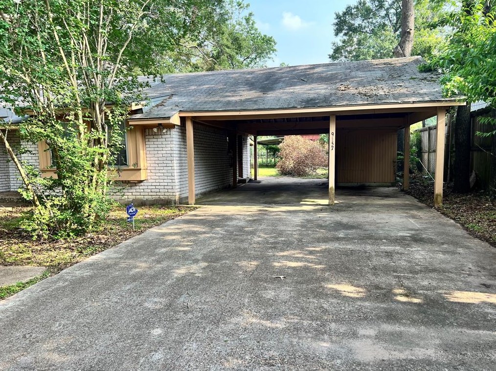 9157 White Oak Dr, Conroe, TX 77384