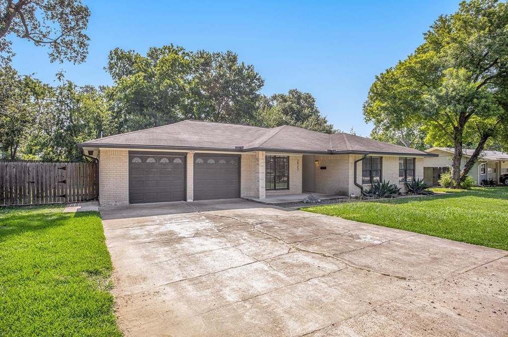 2922 Helberg Rd, Houston, TX 77092