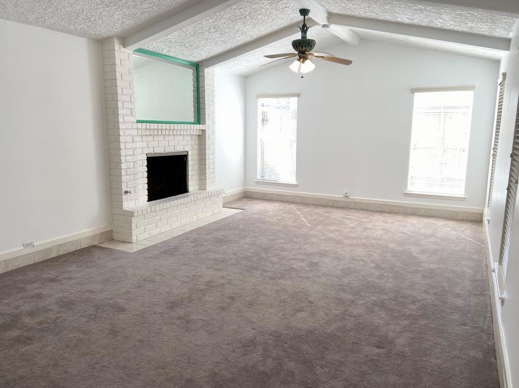 1515 Lake Bank Ct, Taylor Lake Village, TX 77586