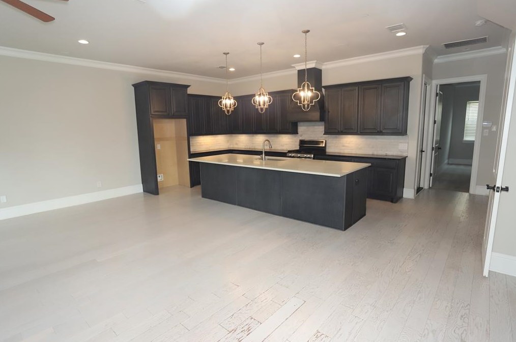 118 Stadium Dr, Sugar Land, TX 77498