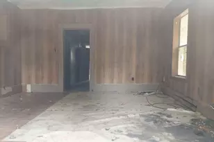 1407 Madam Queen St, Marshall, TX 75670 - Photo 6