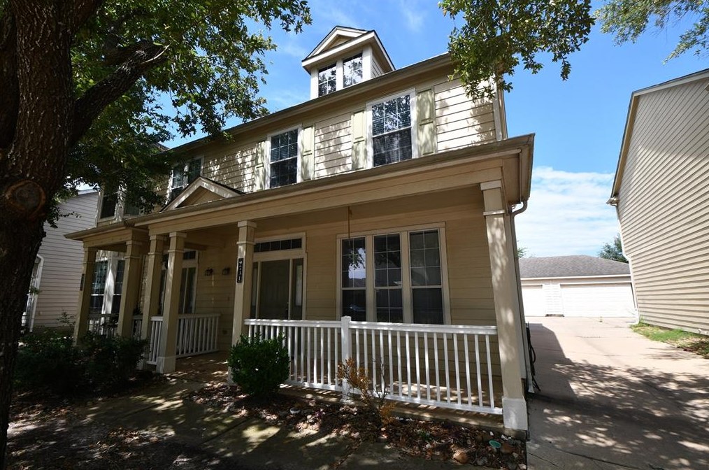 9731 Coyote Creek Dr, Houston, TX 77095