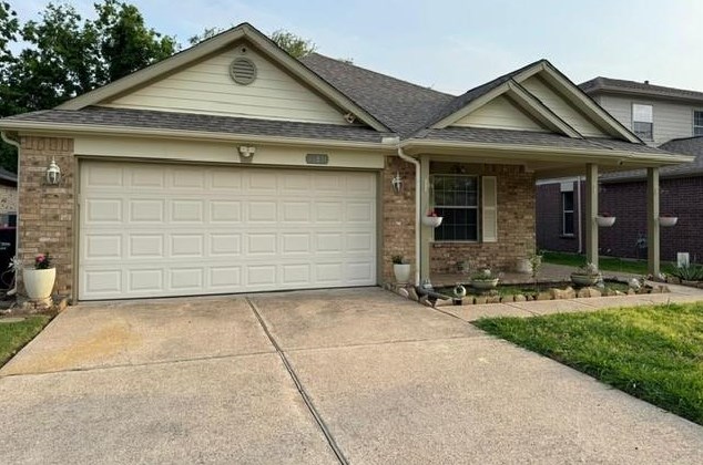 16811 Watering Oaks Ln, Houston, TX 77083-5876