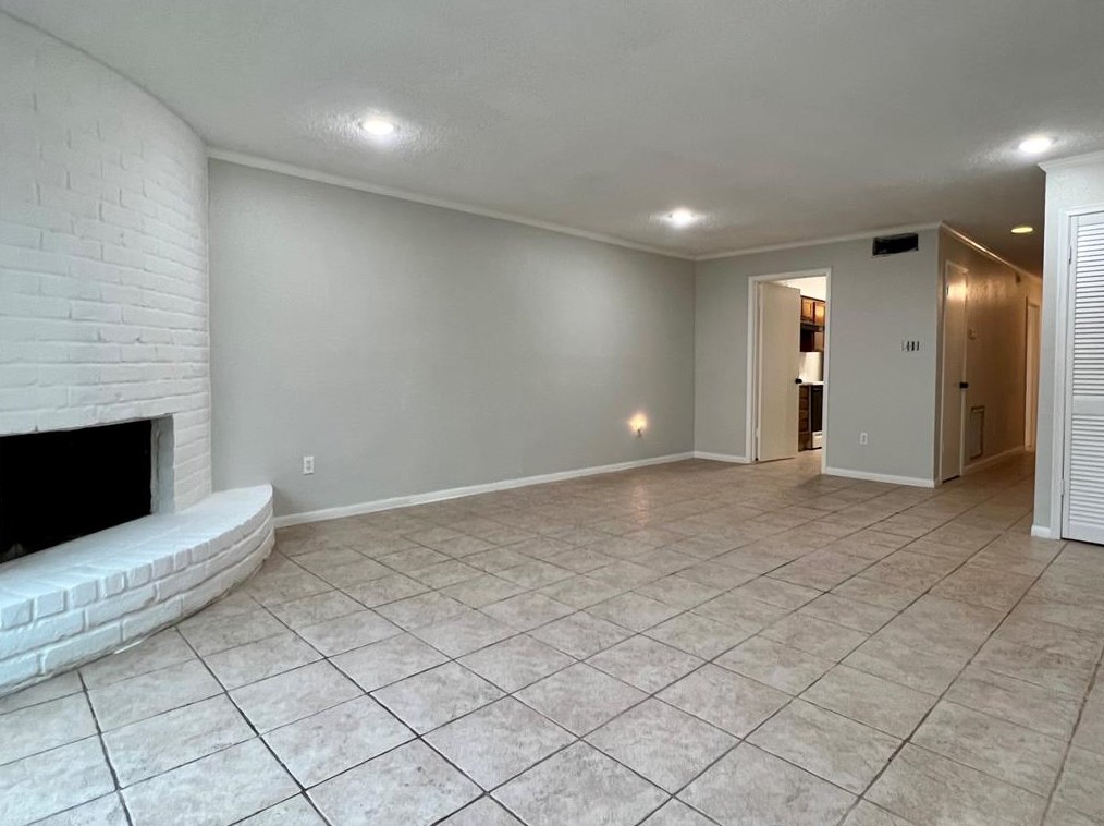 8325 Ariel St, Houston TX  77074-2802 exterior