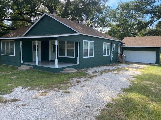 1802 S Houston Ave, Livingston, TX 77351