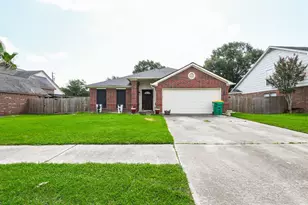 4525 Allegro Dr, Seabrook, TX 77586 - Photo 2