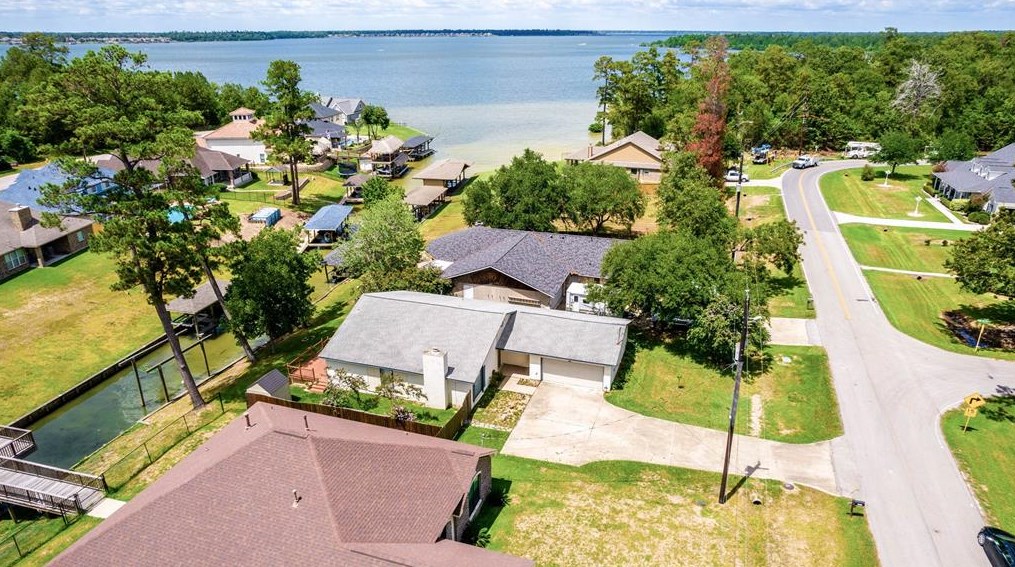 18515 Bluffview Dr, Crosby, TX 77532