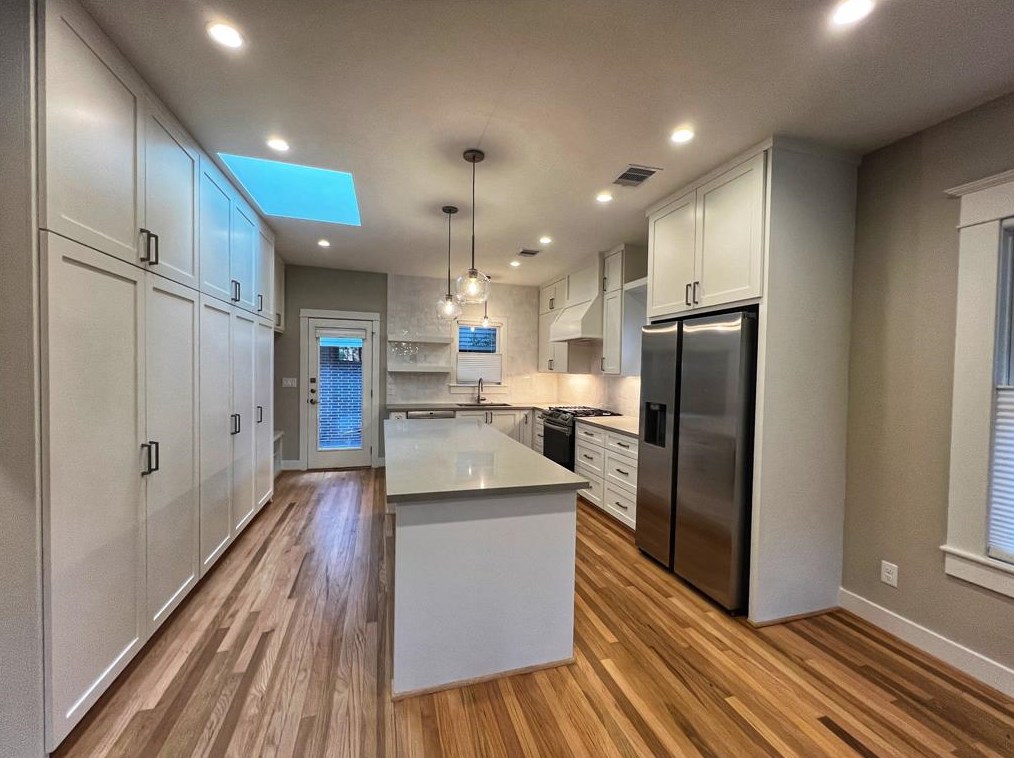 1421 Branard St, Houston TX  77006-4803 exterior