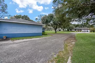 1510 Michael St, El Campo, TX 77437 - Photo 42
