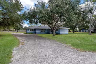 1510 Michael Street, El Campo, TX 77437 - Photo 2