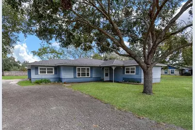 1510 Michael Street, El Campo, TX 77437 - Photo 1