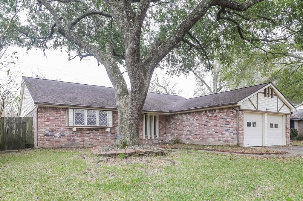 6114 Knotty Post Ln, Spring TX  77373-7046 exterior
