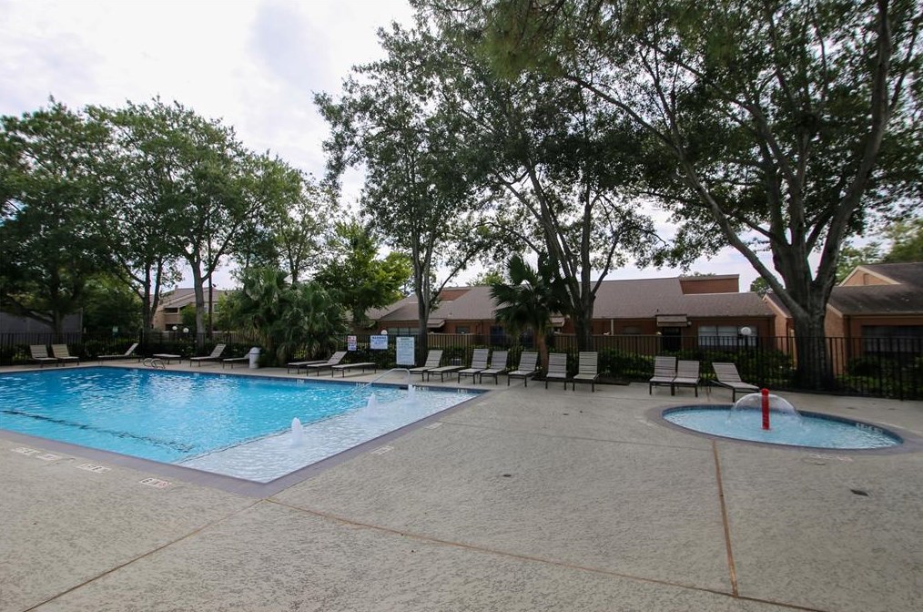 2379 Briarwest Blvd, Houston TX 77077-7604 exterior