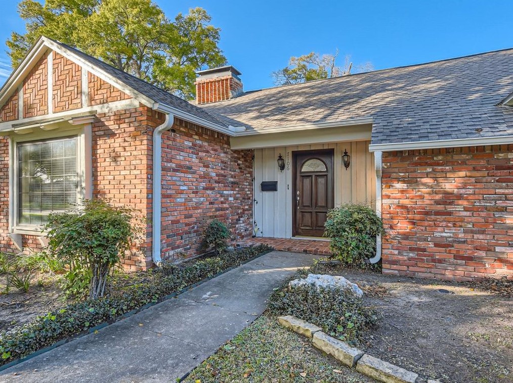 7106 Shavelson St, Houston TX  77055-7635 exterior