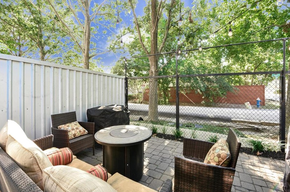 632 Lester St, Houston TX  77007-5223 exterior