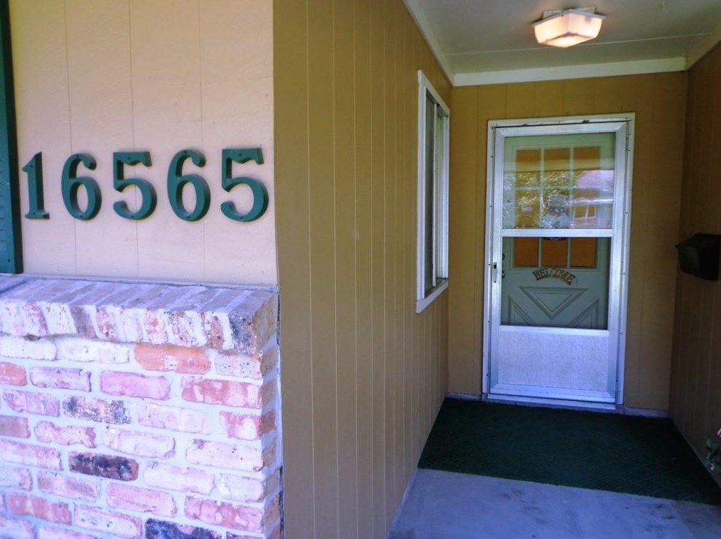 16565 Buccaneer Ln, Houston, TX 77062-5709
