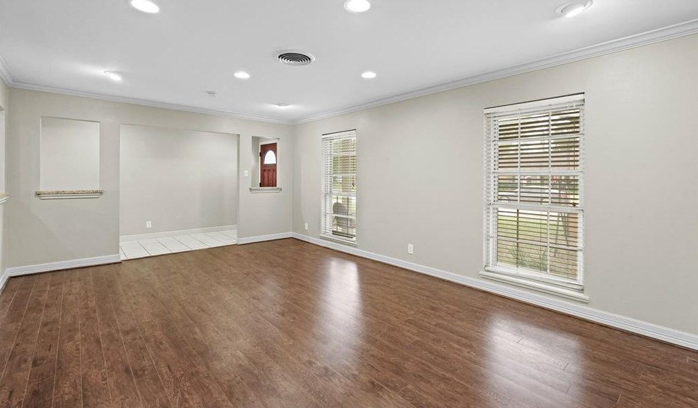 5618 Bankside Dr, Houston TX  77096-6119 exterior