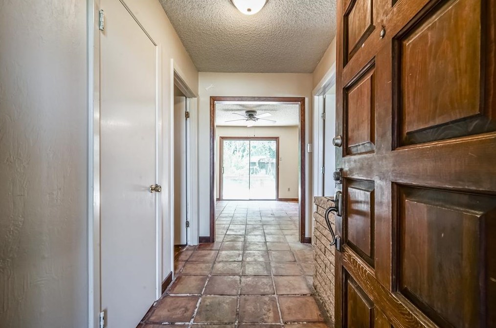 1127 25th Ave N, Texas City, TX 77590