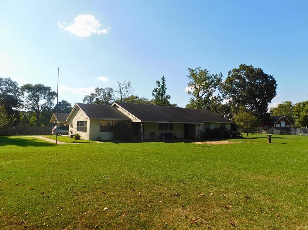 7215 Ellen Ln, Beaumont, TX 77708