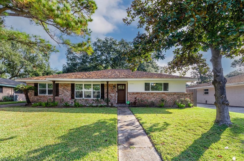 11515 Landsdowne Dr, Houston, TX 77035-2419