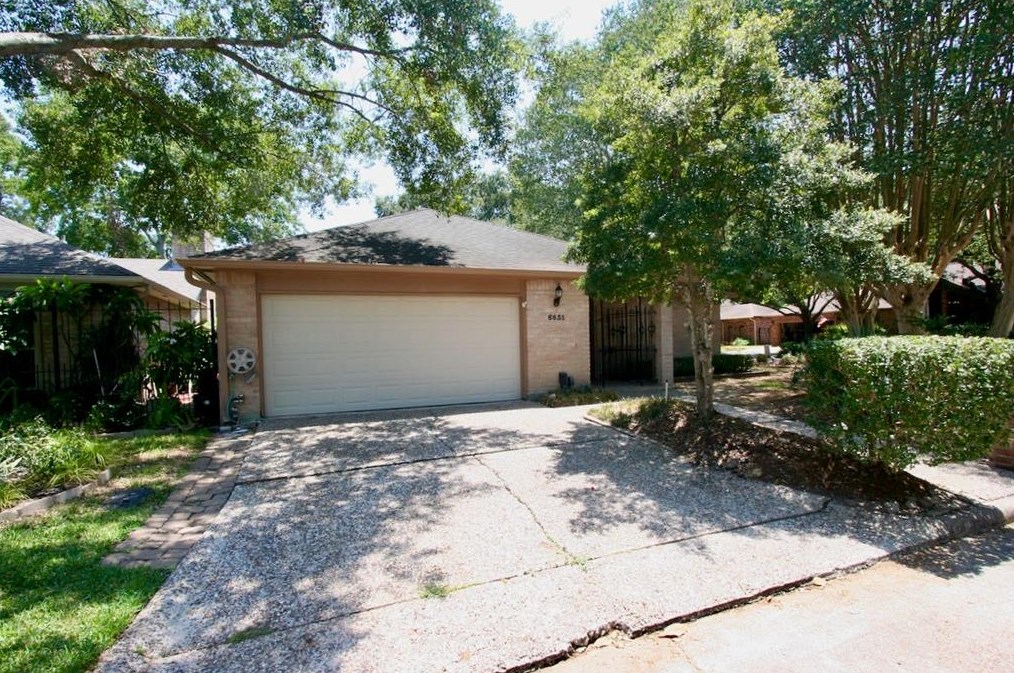6631 Pauma Dr, Houston, TX 77069