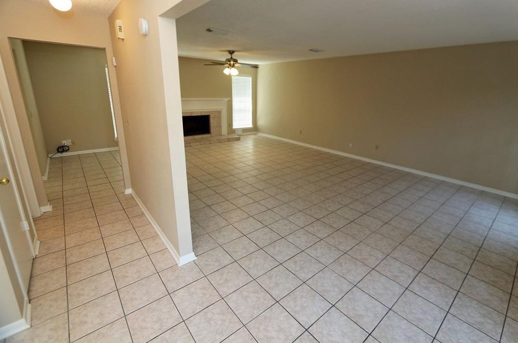 1431 Plumwood Dr, Houston TX  77014-2646 exterior