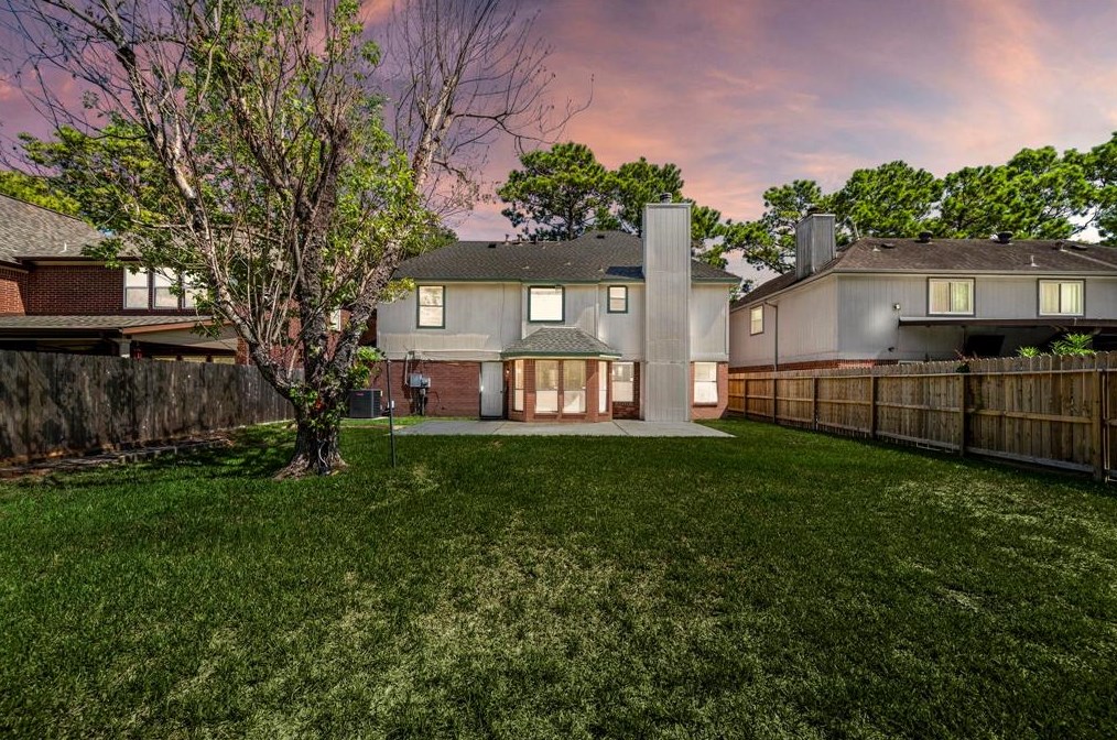 14622 Oak Chase Dr, Houston TX  77062-2212 exterior
