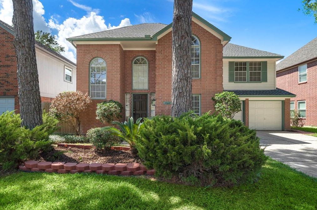 14622 Oak Chase Dr, Houston, TX 77062-2213