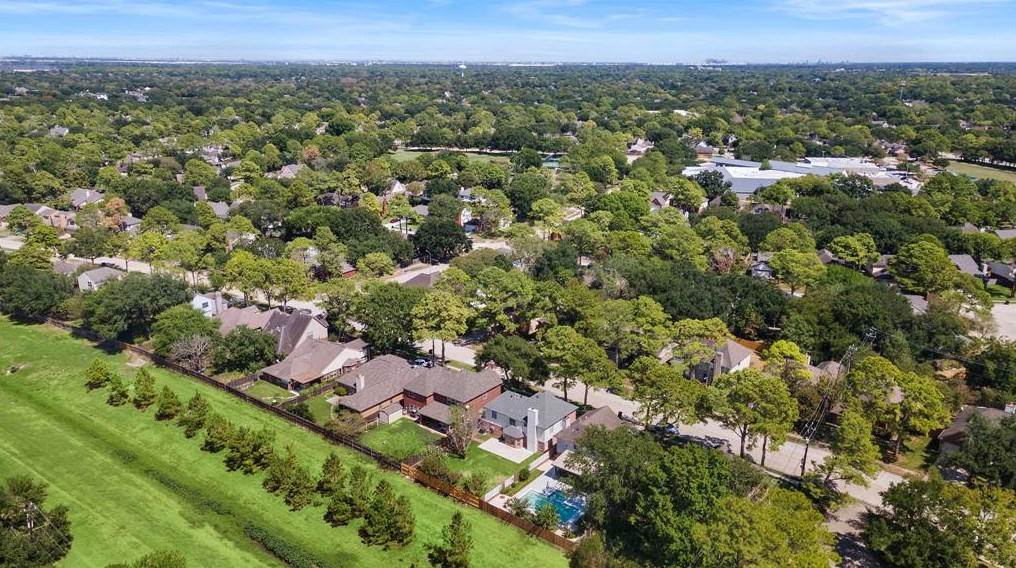 14622 Oak Chase Dr, Houston TX  77062-2212 exterior
