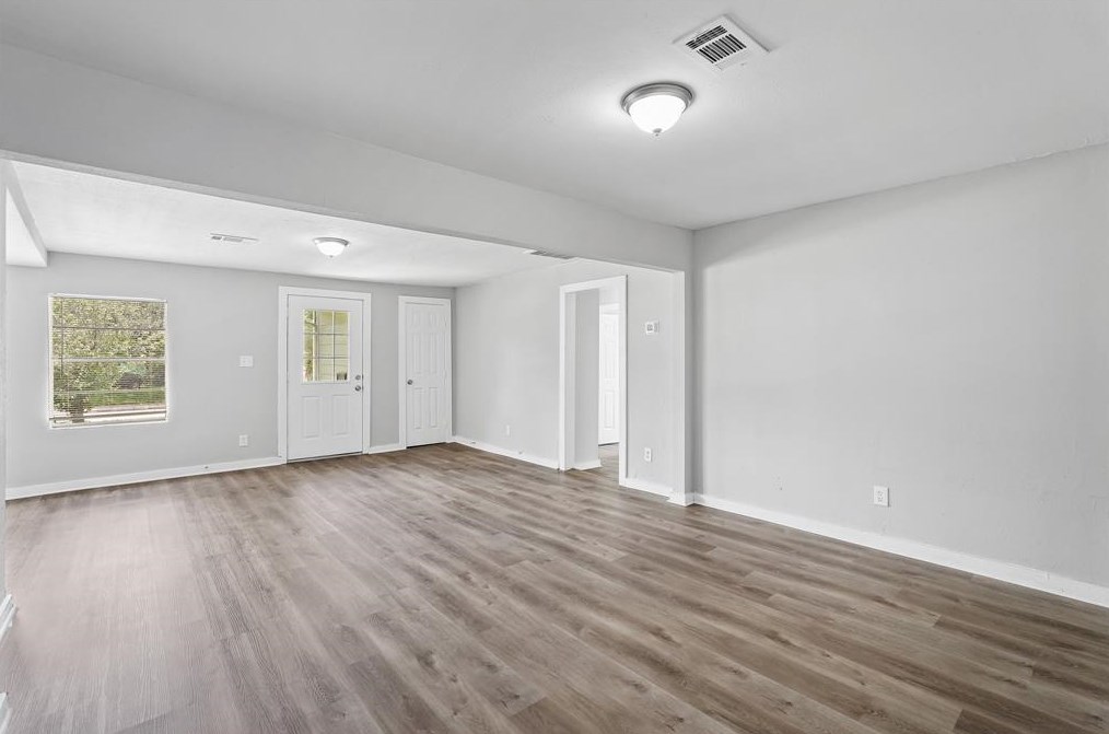 5950 Southington St, Houston TX  77033-1828 exterior