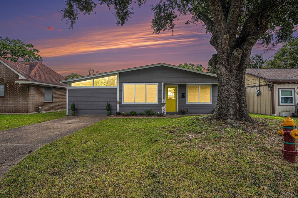 825 Dutch St, Deer Park, TX 77536