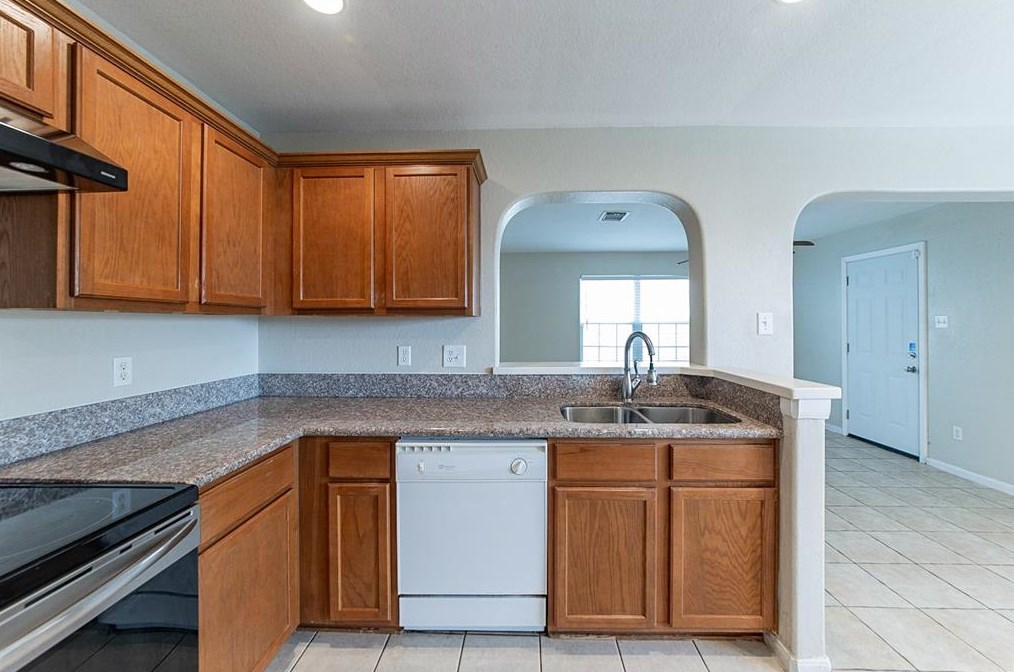 11147 Opatrny Mdw Ln, Houston TX  77064-3499 exterior