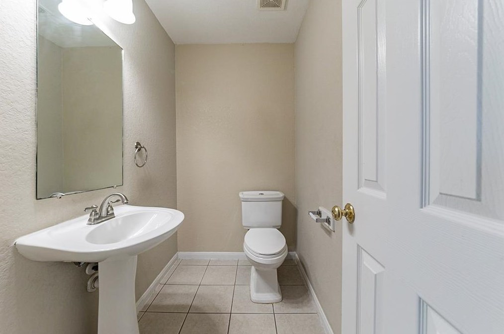 11147 Opatrny Mdw Ln, Houston TX  77064-3499 exterior
