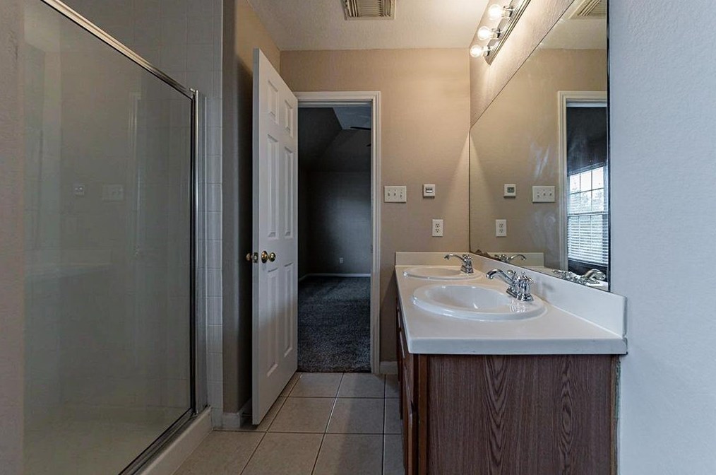 11147 Opatrny Mdw Ln, Houston TX  77064-3499 exterior