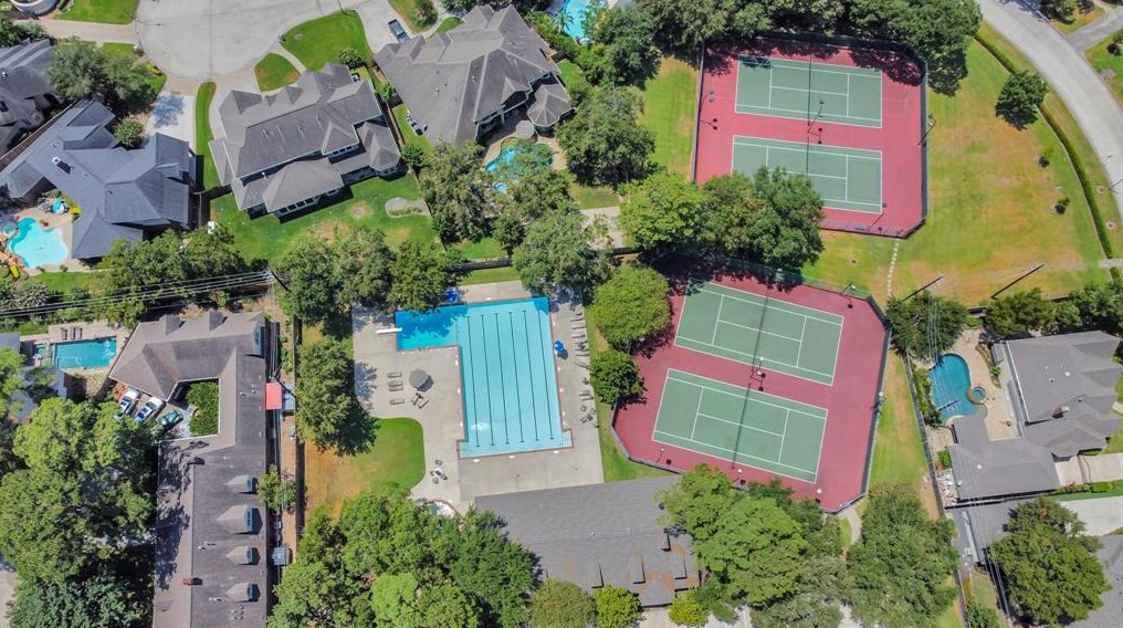 14106 Champion Village Dr, Houston, TX 77069-1780