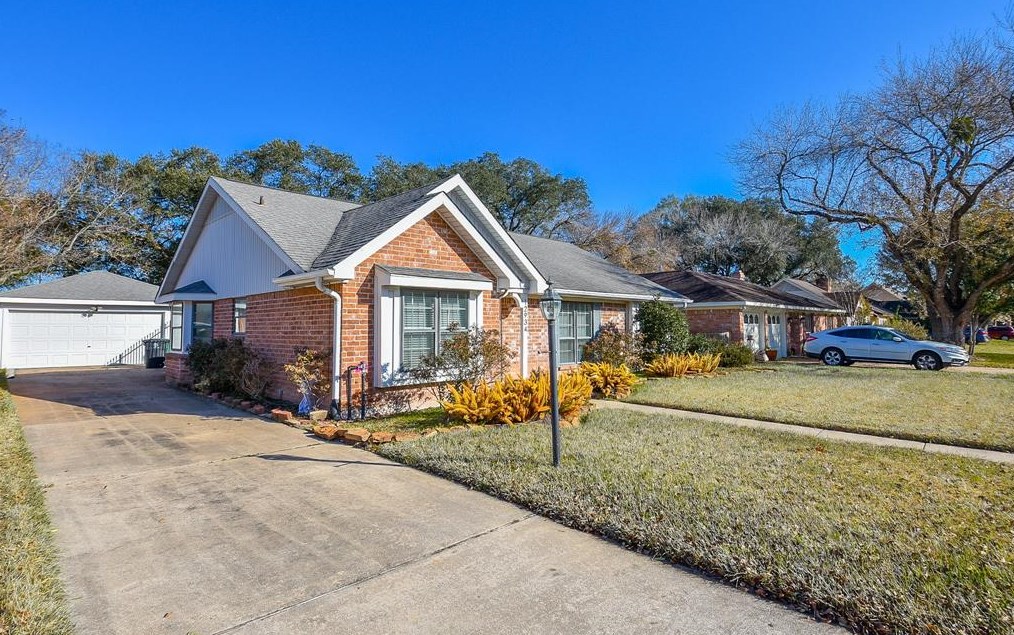 12934 Westleigh Dr, Houston, TX 77077