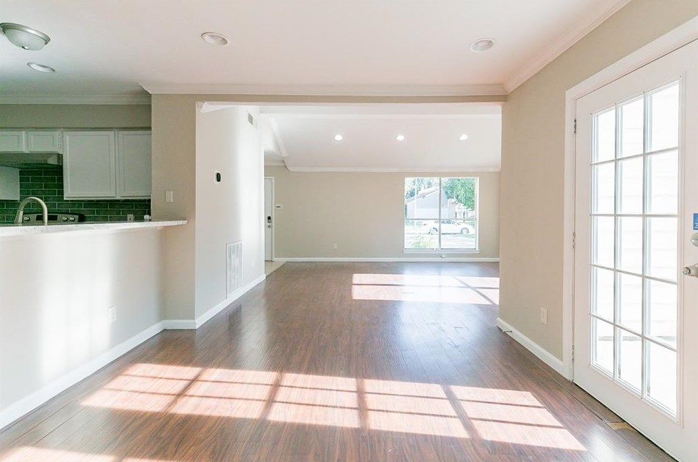 13306 Robinglen Dr, Houston TX  77083-3514 exterior