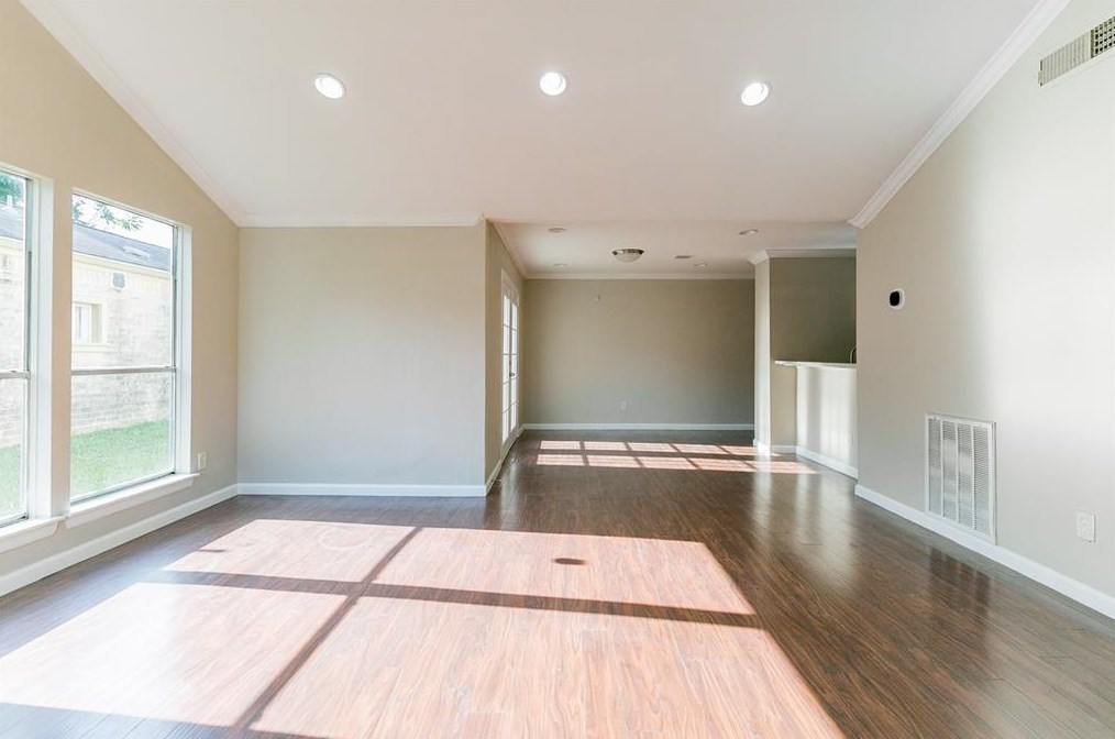 13306 Robinglen Dr, Houston TX  77083-3514 exterior