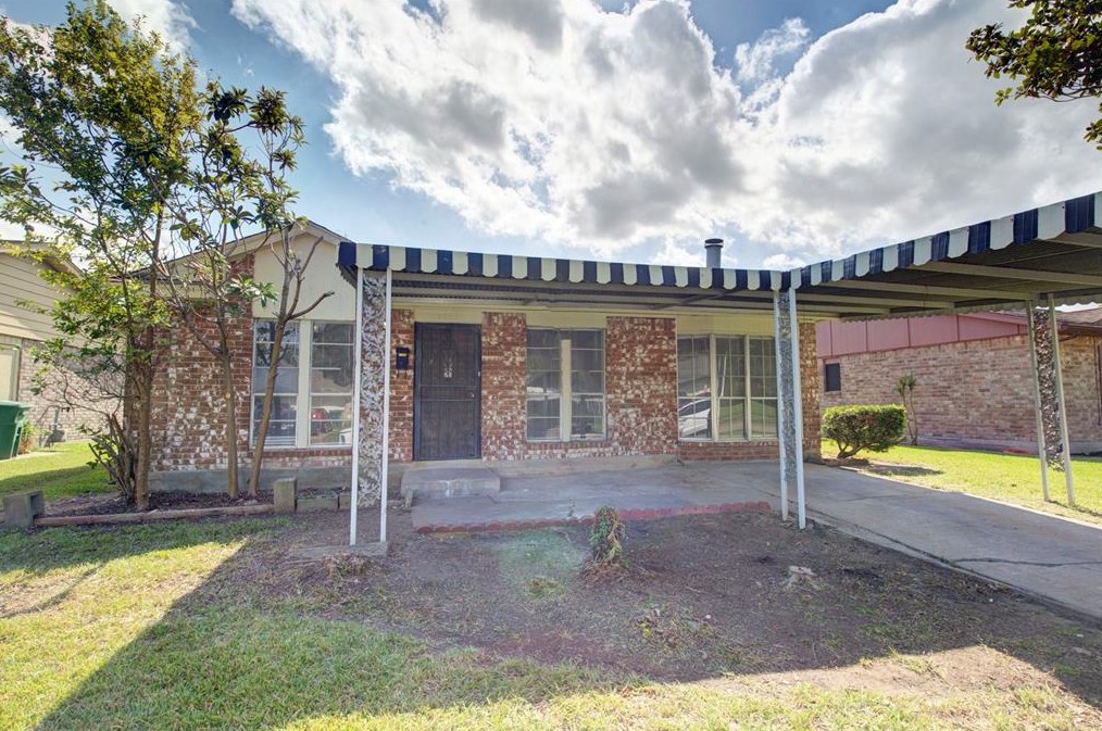 10987 Fairland Dr, Houston TX  77051-4649 exterior