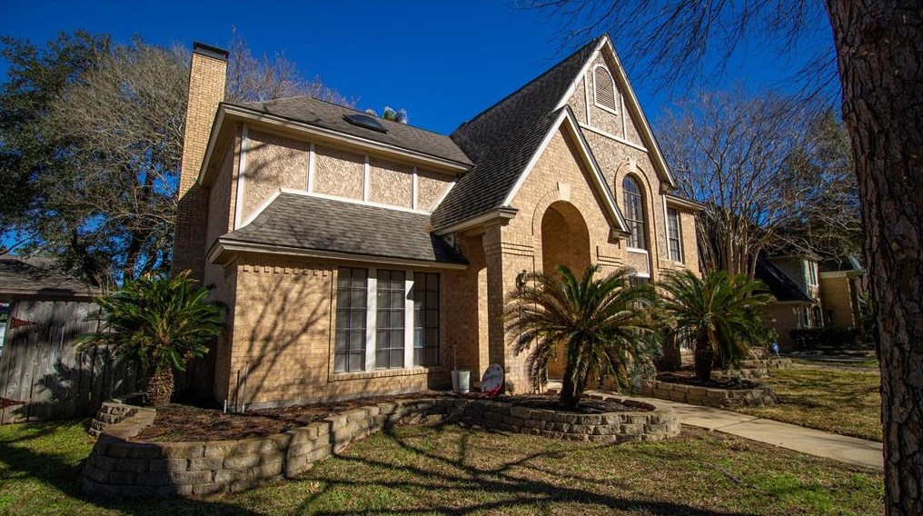 8859 Chelsworth Dr, Houston, TX 77083