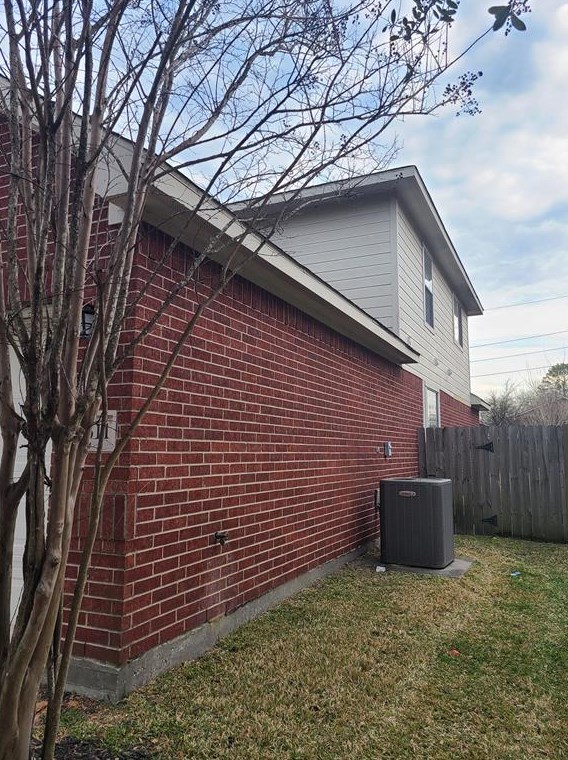 4311 Kleinway Dr, Houston, TX 77066-4390