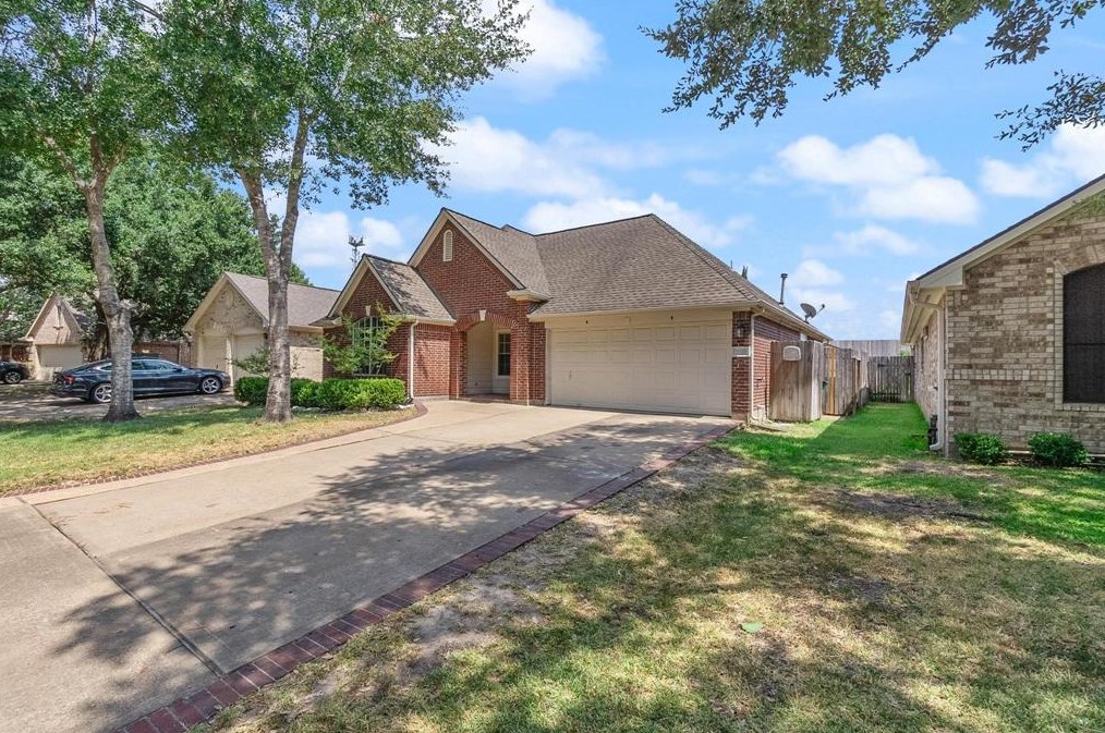 10638 Desert Springs Cir, Houston, TX 77095