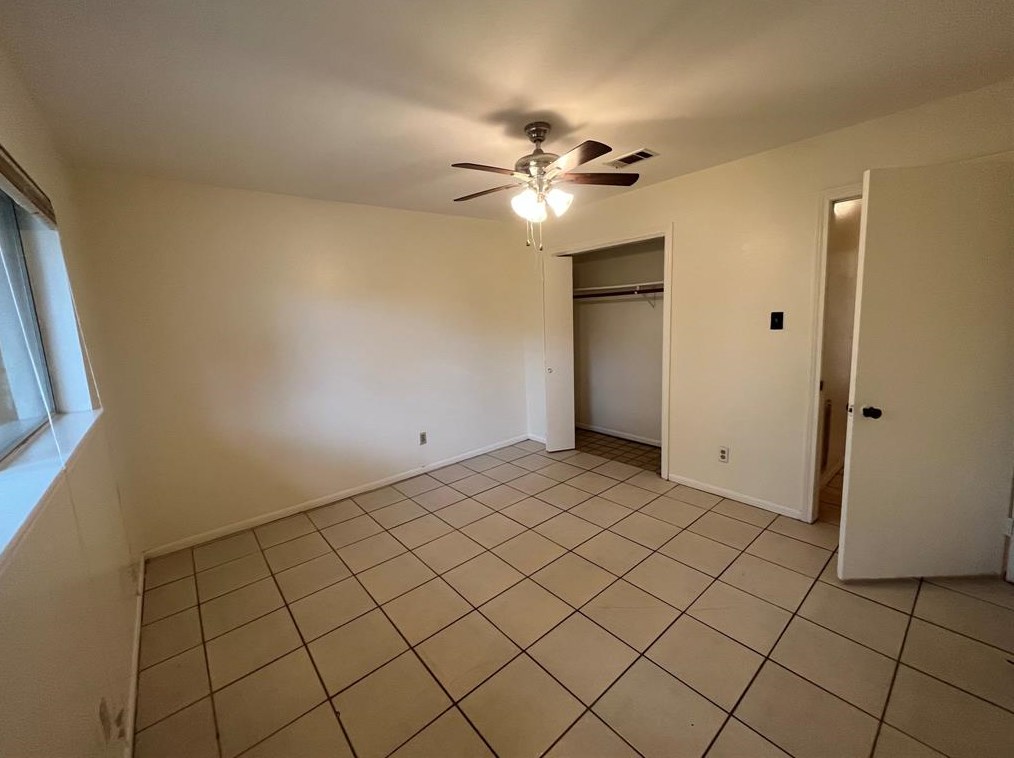 3906 Lemon Tree Ln, Houston TX  77088-6912 exterior